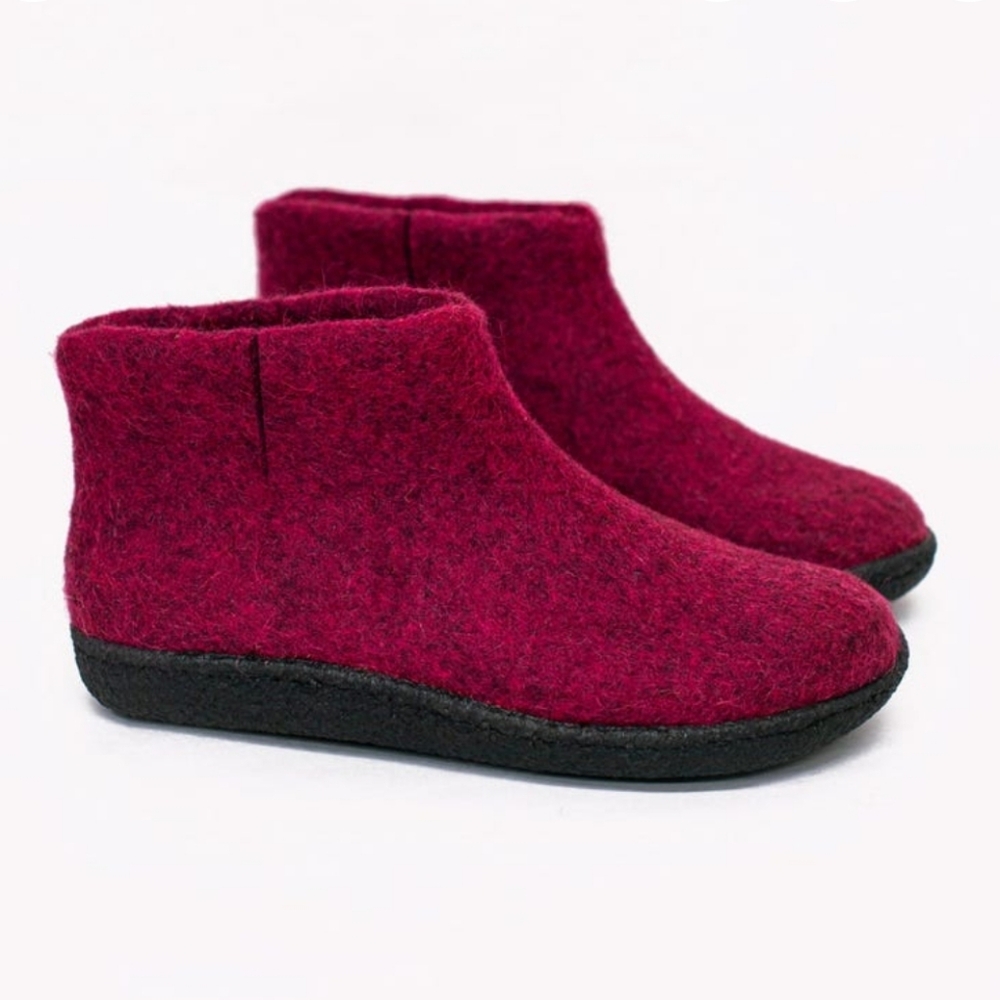 Felted woman's boots by BureBure's size 6.5